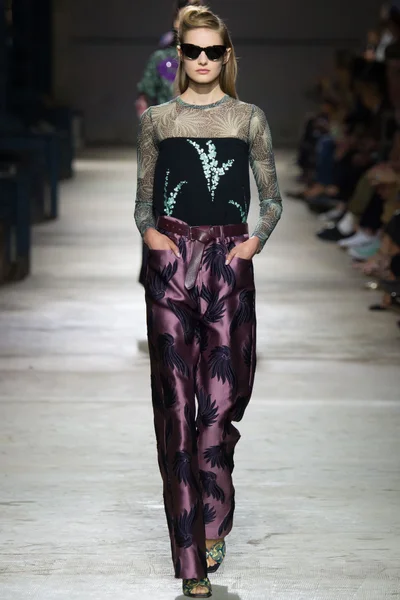 Look 43